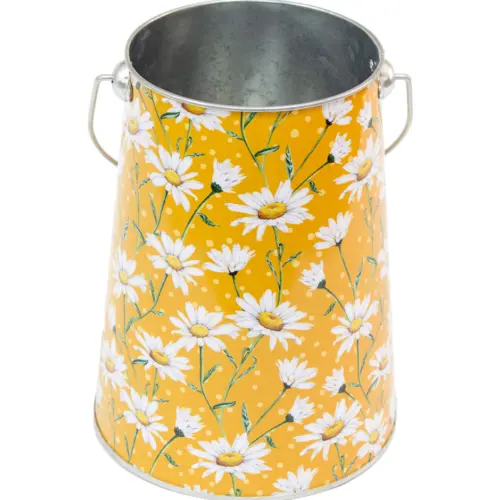 Bote de metal con agarradera de color amarillo con flores blancas de 13x17x26x10cm