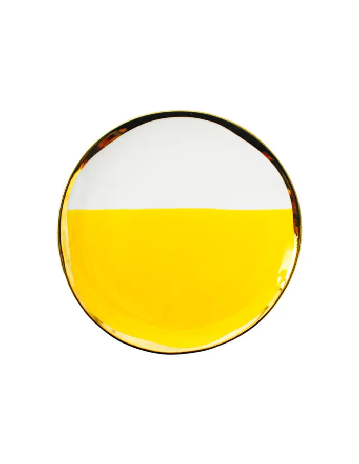 Plato de porcelana amarilla con blanco y orilla dorada de 14.8x14.8x1.4cm - Image 3