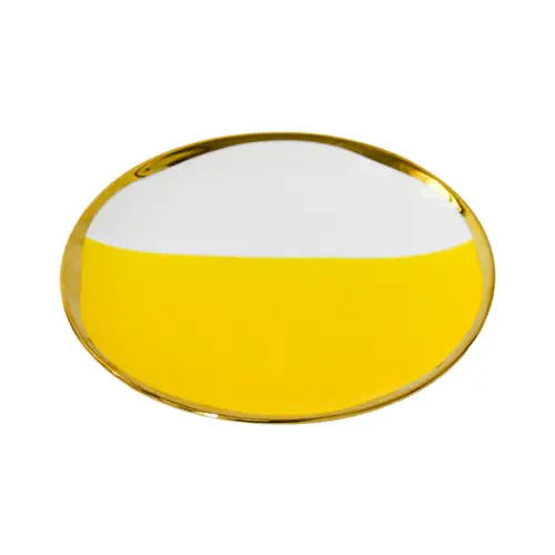 Plato de porcelana amarilla con blanco y orilla dorada de 20.5×20.5x2cm
