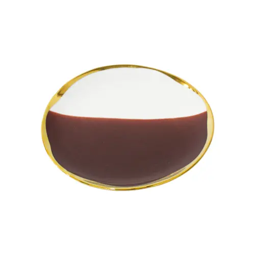 Plato de porcelana café con blanco y orilla dorada de 14.8×14.8×1.4cm
