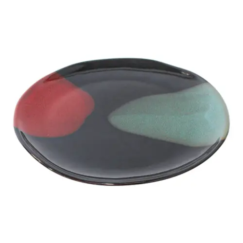 Plato de porcelana negra con rojo y azul de 27.4×27.4×2.5cm