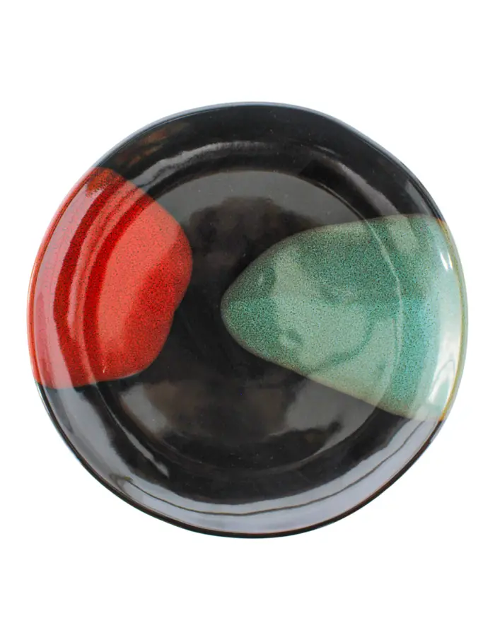 Plato de porcelana negra con rojo y azul de 27.4x27.4x2.5cm - Image 3