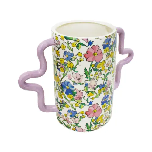 Florero de ceramica estampado flores con agarraderas lila de 29×12.9×20.9cm