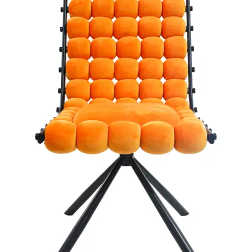 Silla de terciopelo diseño bolas con respaldo cuadrado naranja de 51x69x92cm