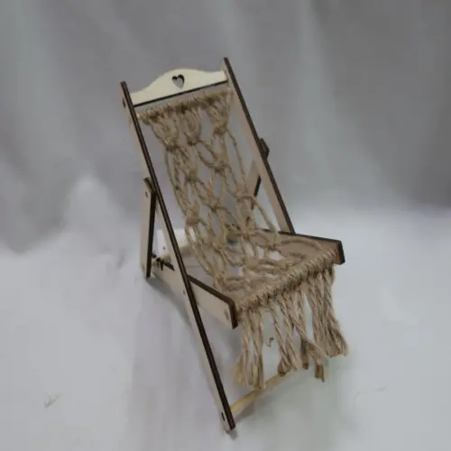 Silla decorativa de madera tejida cafe de 24×11.5×1.3cm