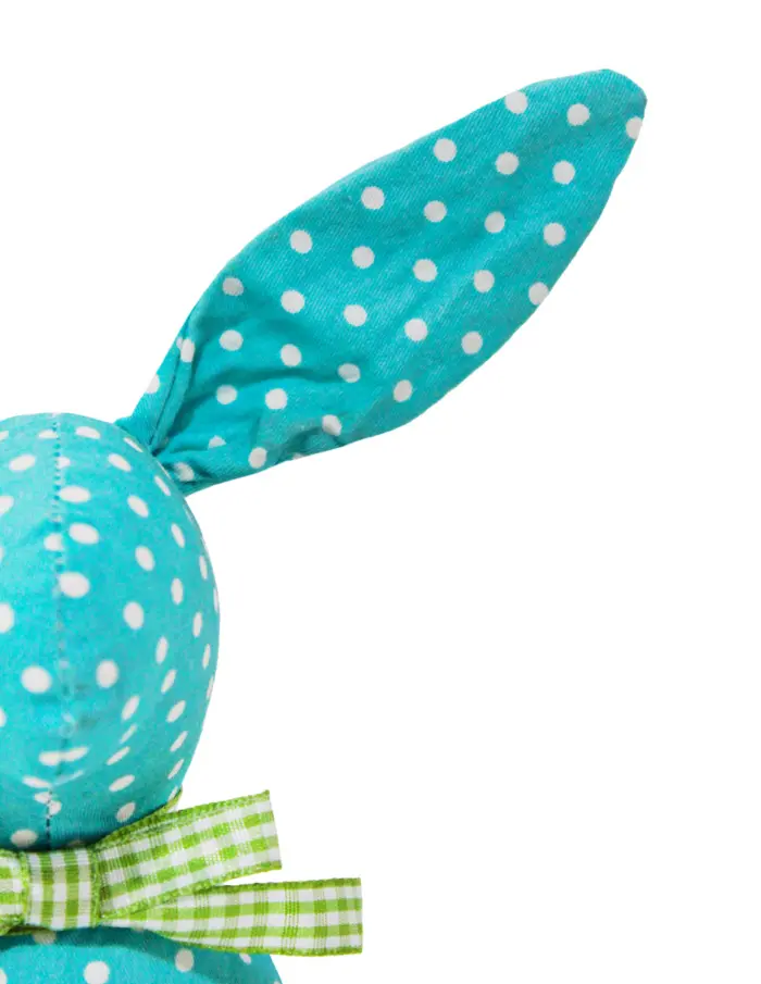 Decoración diseño conejo de tela azul con puntos blancos y moño verde de 4.5x6.5x21cm - Image 3