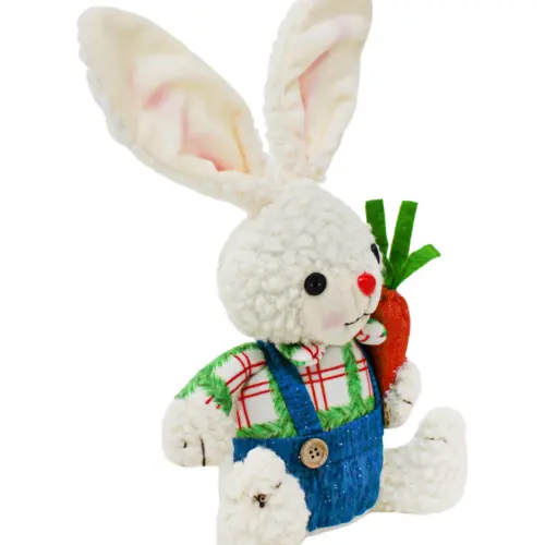 Conejo de tela sentado con short a cuadros verde y camisa azul con zanahoria de 9x19x32cm