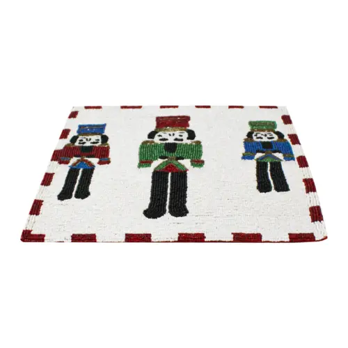 Mantel individual bordado de chaquiras diseño cascanueces con cuadros de 35×35