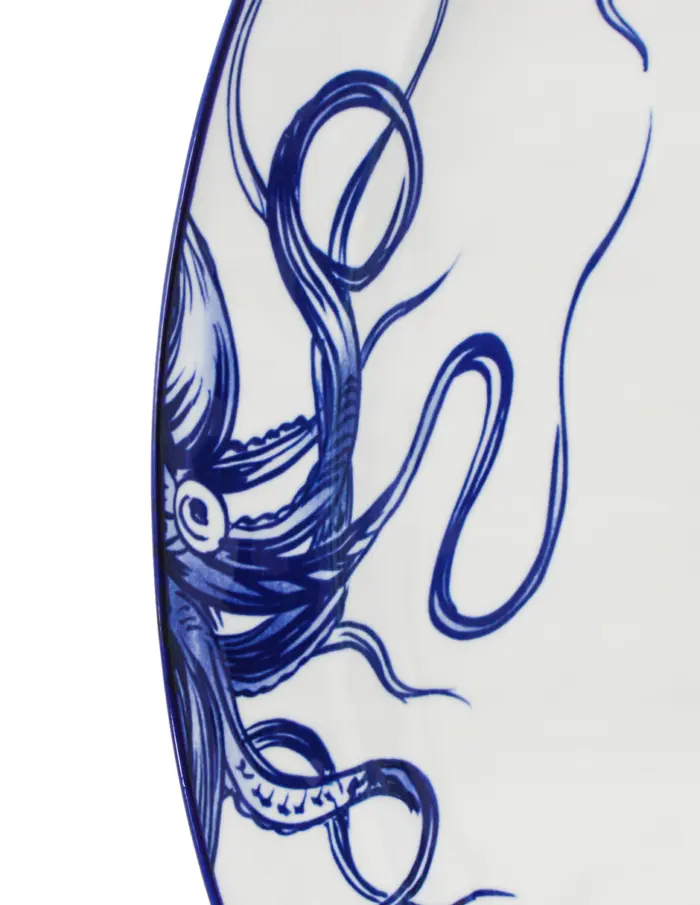 Plato de cerámica blanco con azul diseño tentáculos de 39.4x26.2x3.1cm - Image 4