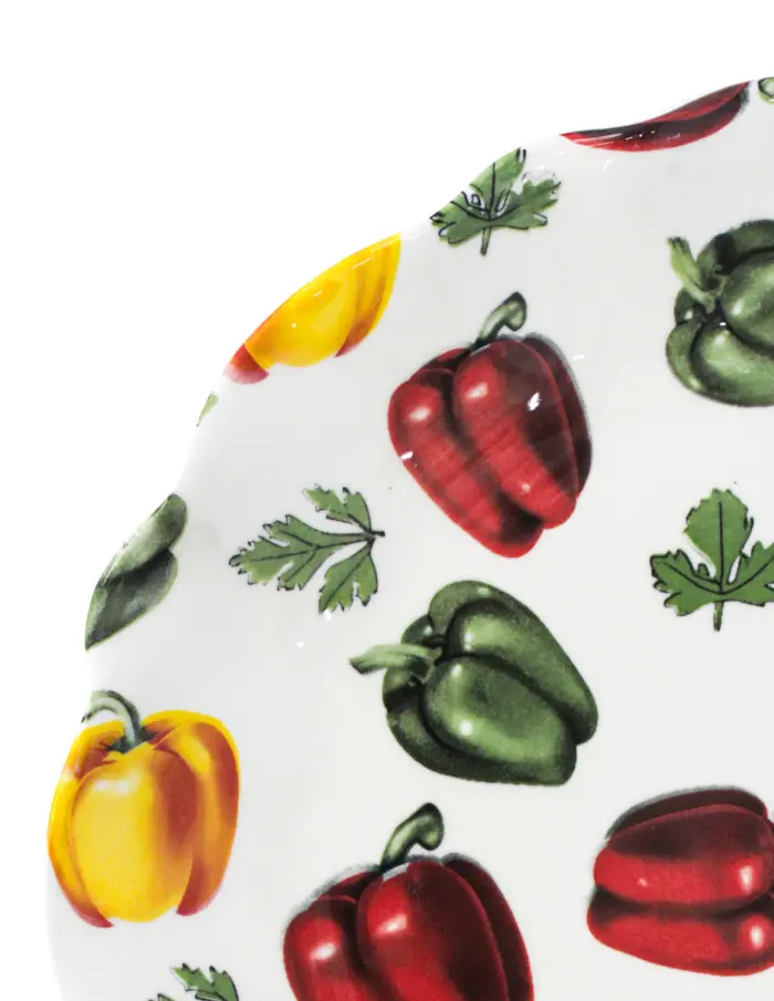 Plato de cerámica blanco diseño chiles morrones de colores de 29.5x29.5x4cm - Image 4
