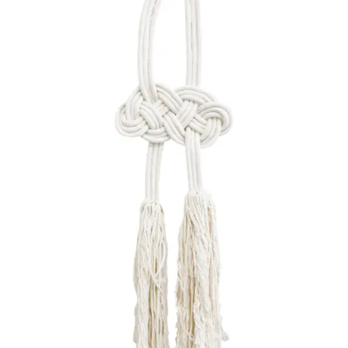 Colgante de macrame diseño nudos con borlas de 66x21x2cm