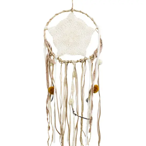 Atrapasueños de macrame con pompones y tiras de 80×28.5x3cm