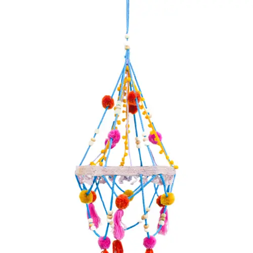 Colgante con pompones de colores de 66x27x27cm