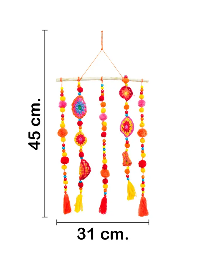 Atrapasueños de colores con círculos y pompones de 45x31x1cm - Image 2
