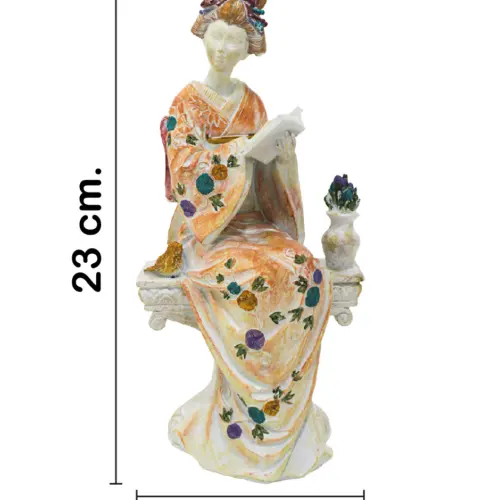 Dama japonesa sentada con vestido naranja de poliresina de 11×9.5x23cm