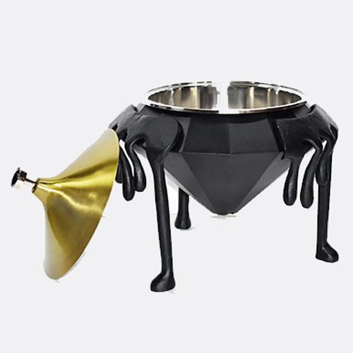 Buffetera de aluminio con acero negro con tapa dorada de 5 litros de45x45x44cm