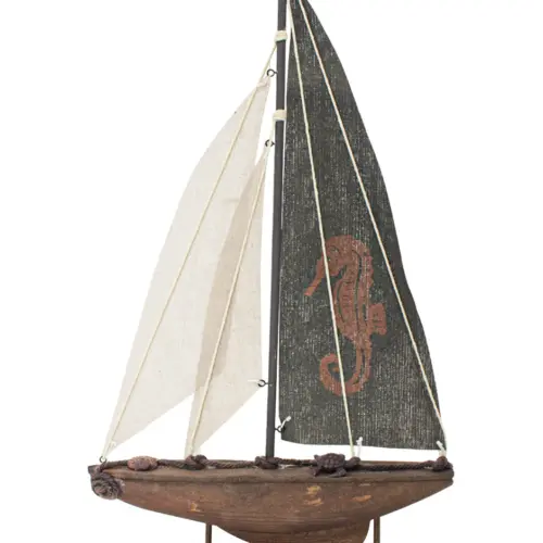 Velero de madera café de 32x6x55cm