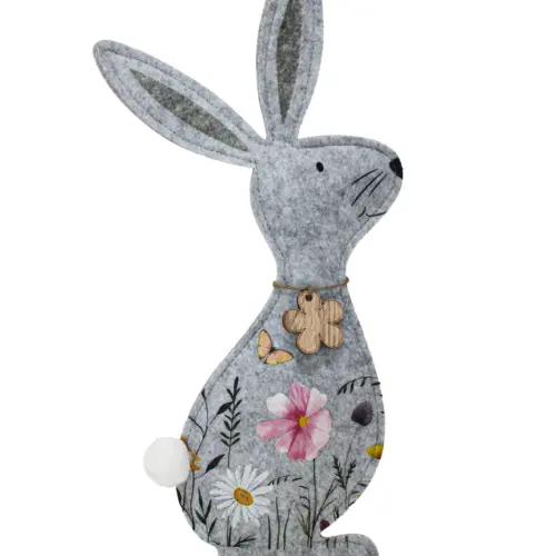Conejo de fieltro con dibujo de flores rosas en base de madera de 22.5×43.5x6cm