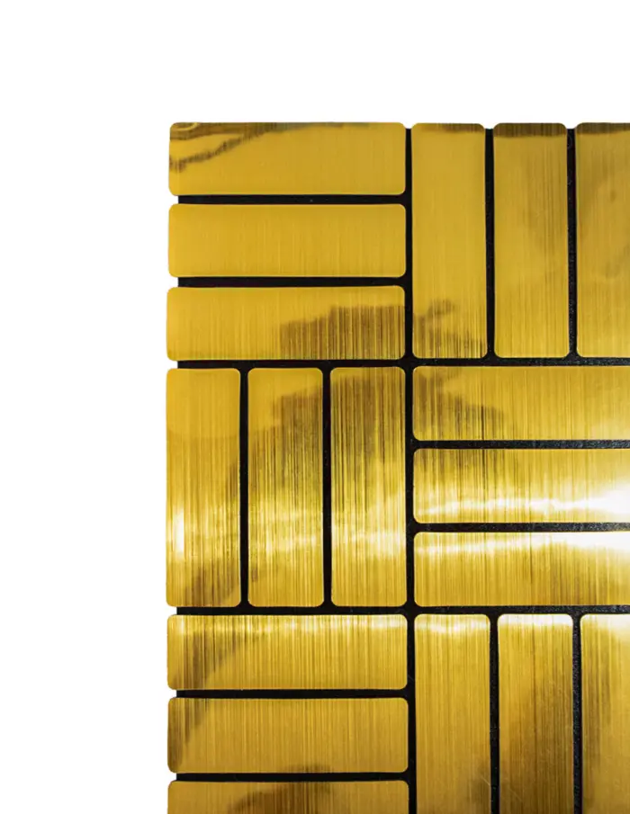 Adhesivo de pared diseño tiras 3D dorado de 30x60cm - Image 2