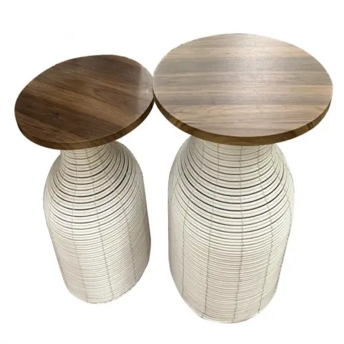 Juego de dos mesas tejidas natural cubiertas de madera de 40/45×40/45×45/49cm