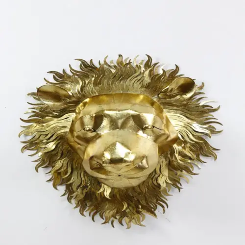 Cabeza de león para pared de metal dorado de 29.21×59.69×76.2cm