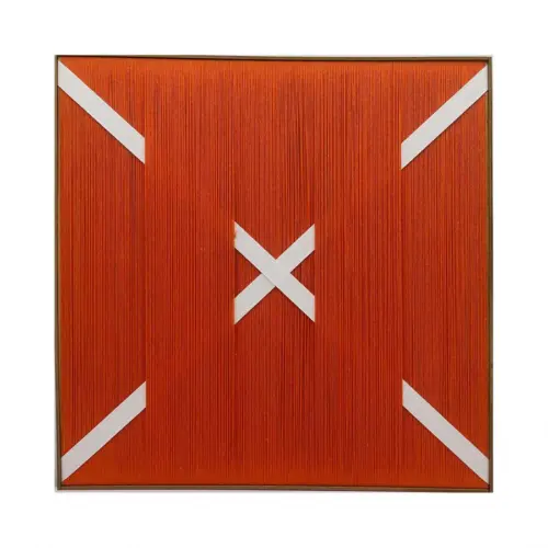 Cuadro de hilo en tonos chedron diseño cruz de 71x71x3.5cm