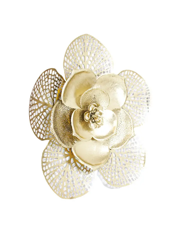 Flor para pared de metal con hojas caladas dorada de 62.9x60.3x7.6cm - Image 3