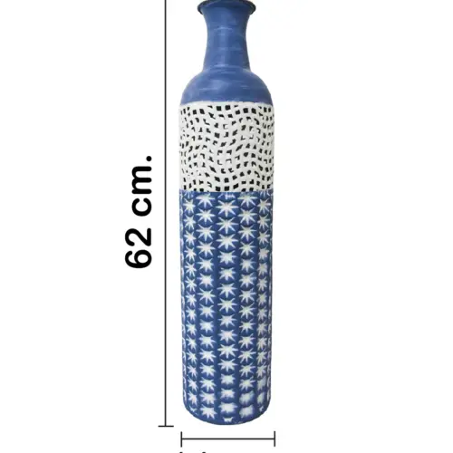 Florero de metal calado azul con blanco de 14.0×61.6cm