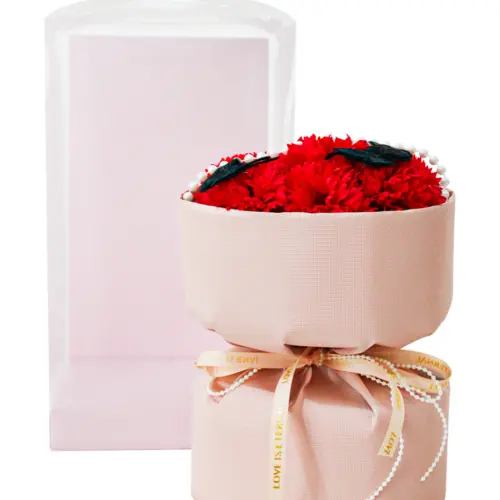 Bouquet de flores rojas en display