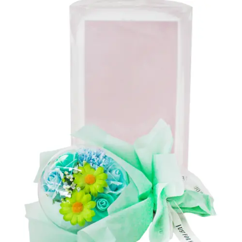 Bouquet de flores azules en display