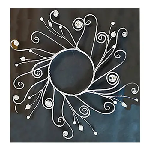 Corona de filigrana en espiral plateada con brillantes de 40cm