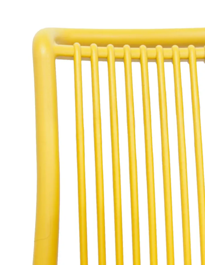 Silla de plástico amarilla con cojín diseño tiras de 52.5x64x83.3cm - Image 4