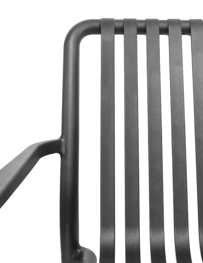Sillón de 2 plazas de plástico con descansabrazos negra diseño tiras de 73x119x77cm - Image 3