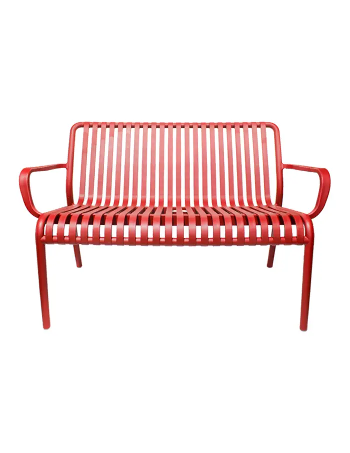 Sillón de 2 plazas de plástico con descansabrazos rojo diseño tiras de 73x119x77cm - Image 3
