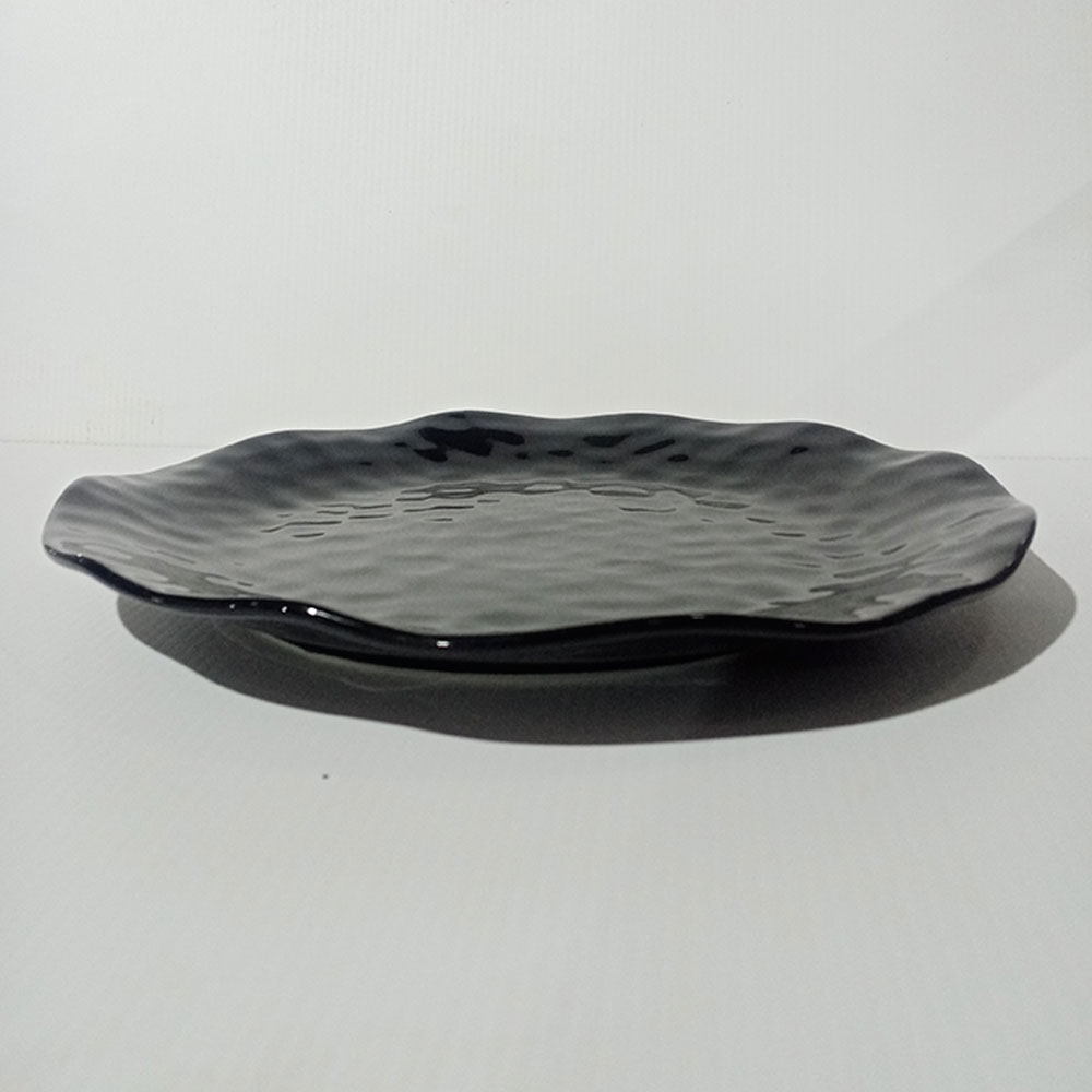 Plato de porcelana negra - Galerías el Triunfo - 090307370383