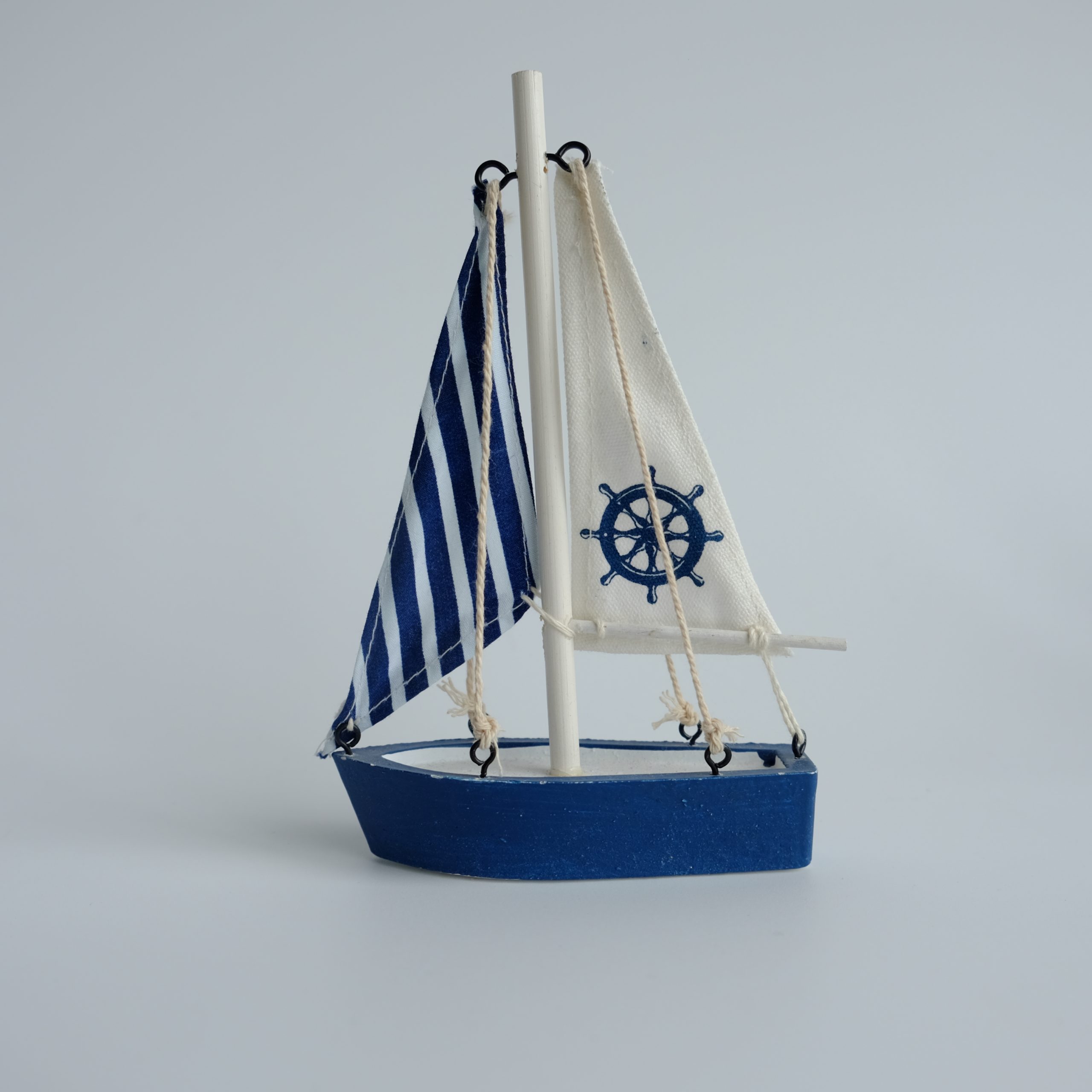 Velero azul con blanco - Galerías el Triunfo - 206071383224