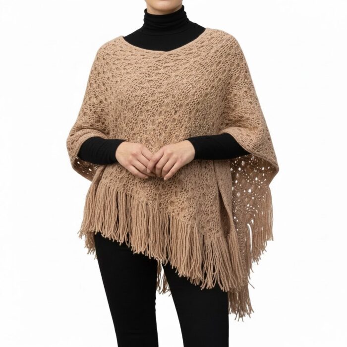 Capa Taupe Tejida con Flecos