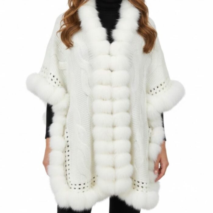 Capa 'Nieve' con Pompones