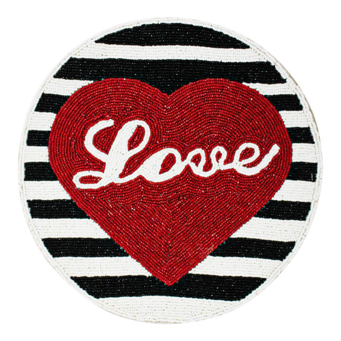 Mantel Bordado con Corazón y Leyenda LOVE