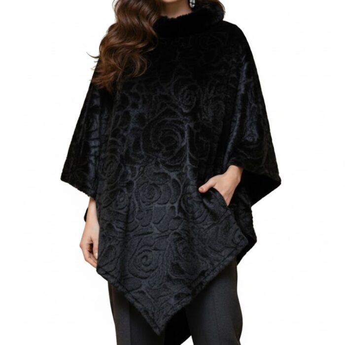 Capa Negra con Rosas Caladas