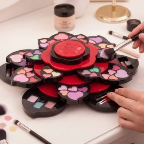 Estuche de Maquillaje 'Flor de Corazones'