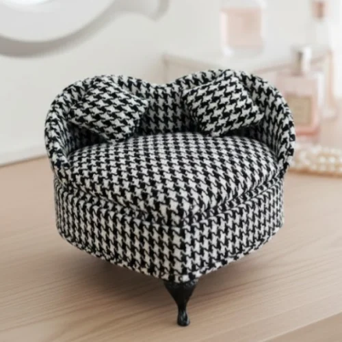 Alhajero Mini Sillón Love Houndstooth con estampado de pata de gallo para organización de joyería fina en Galerías El Triunfo.