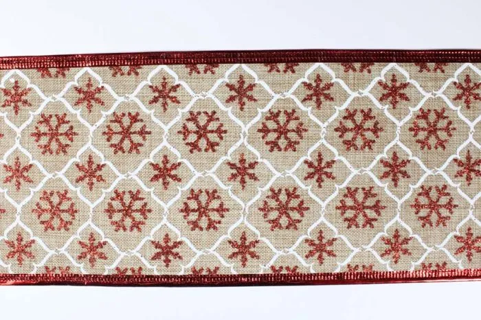 Rollo de listón de tela beige con copos rojos - Image 3