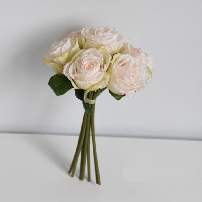 Ramo de 7 rosas - Galerías el Triunfo - 025072097056