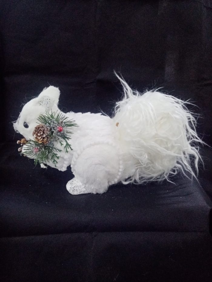 Ardilla blanca con avellana - Image 2