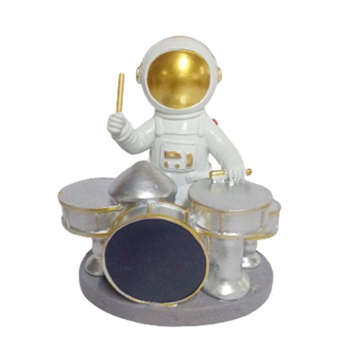 Figura de astronauta - Galerías el Triunfo - 049072778307