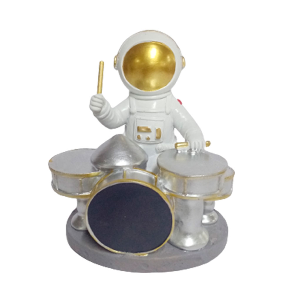 Figura de astronauta - Galerías el Triunfo - 049072778307