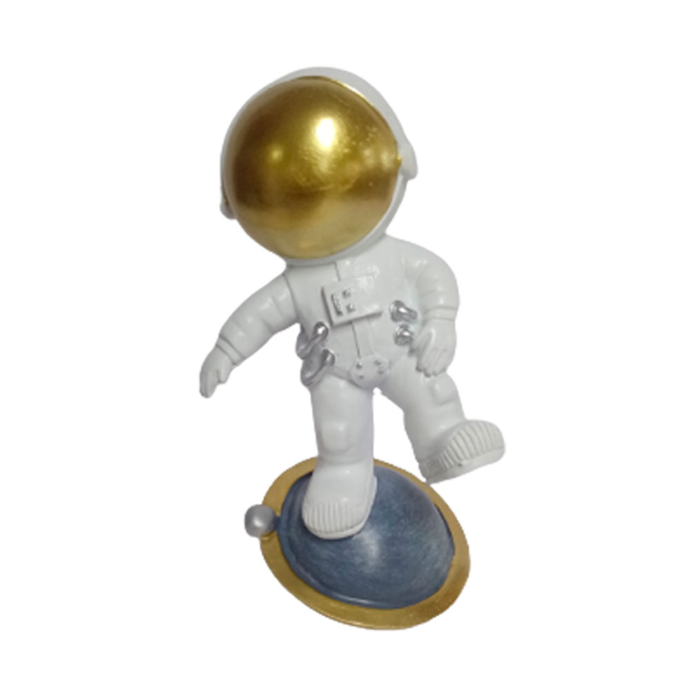 Figura de astronauta - Galerías el Triunfo - 049072778308