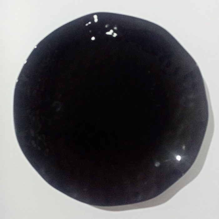 Plato de porcelana negra - Image 2