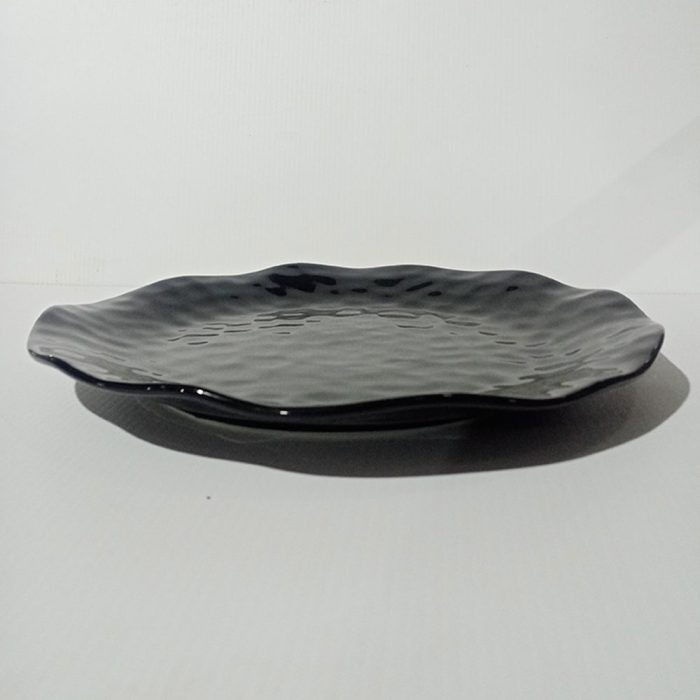 Plato de porcelana negra - Galerías el Triunfo - 090307370383